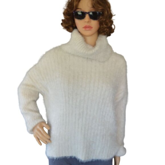 NWT Fate Fuzzy Off White Cowl Neck Sweater Women's Size Small Cozycore Fall Boho - Picture 1 of 7